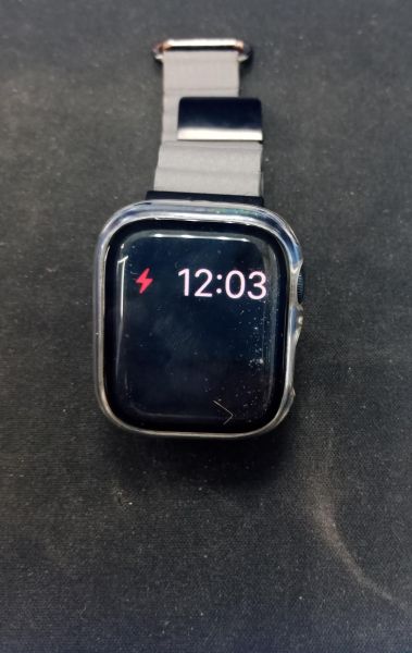 Купить Apple Watch Series 7 41mm (A2473) с СЗУ в Ангарск за 7100 руб.