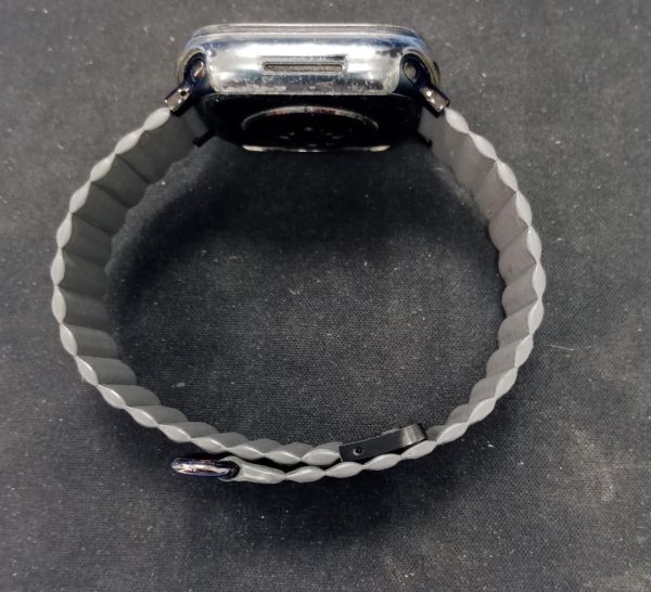 Купить Apple Watch Series 7 41mm (A2473) с СЗУ в Ангарск за 7100 руб.