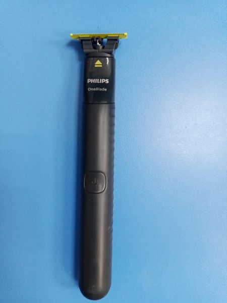 Купить Philips OneBlade QP1424/10 с СЗУ в Ангарск за 700 руб.
