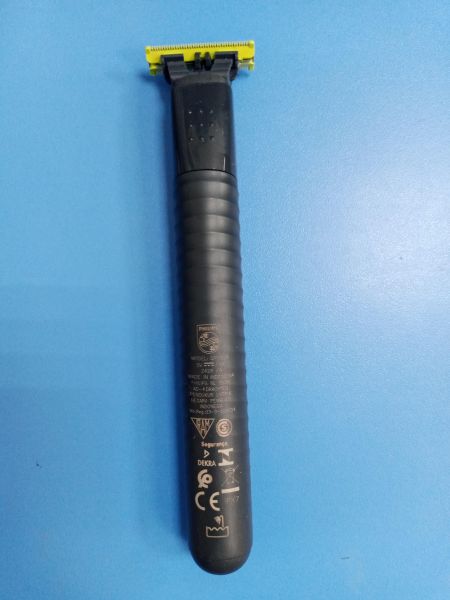Купить Philips OneBlade QP1424/10 с СЗУ в Ангарск за 700 руб.