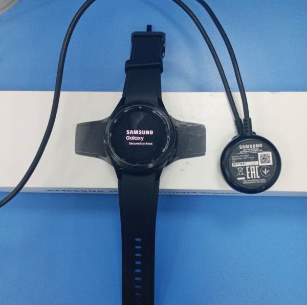 Купить Samsung Galaxy Watch 4 Classic 42mm (SM-R880/N) с СЗУ в Ангарск за 2700 руб.