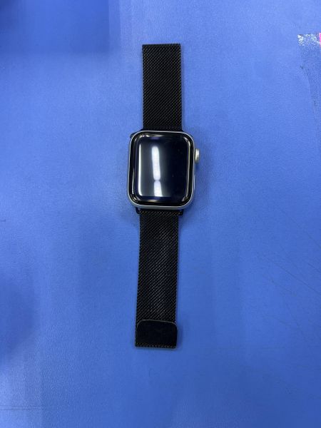 Купить Apple Watch SE 40mm (A2351) с СЗУ в Иркутск за 950 руб.