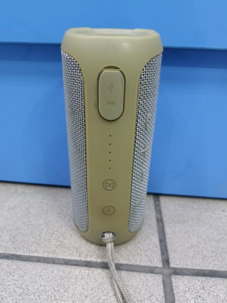 Купить JBL Flip 3 в Чита за 1999 руб.