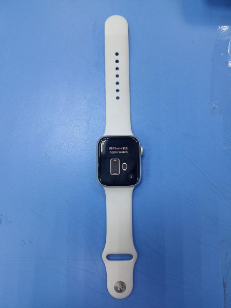 Купить Apple Watch SE 2 44mm (A2723) с СЗУ в Чита за 8950 руб.