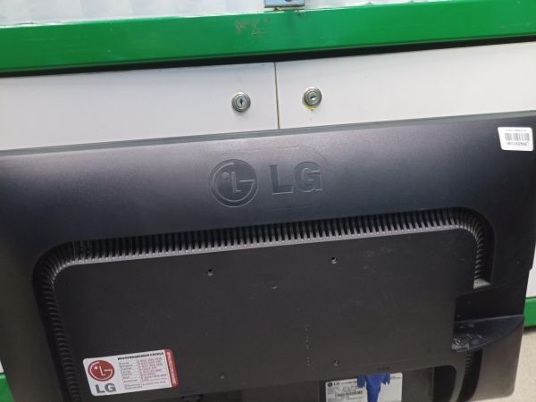Купить LG E2211S в Чита за 1900 руб.