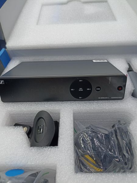 Купить SENNHEISER XSW 1-825-A в Чита за 22600 руб.