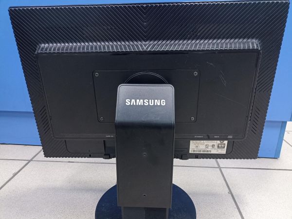 Купить Samsung SyncMaster 245B в Чита за 2800 руб.