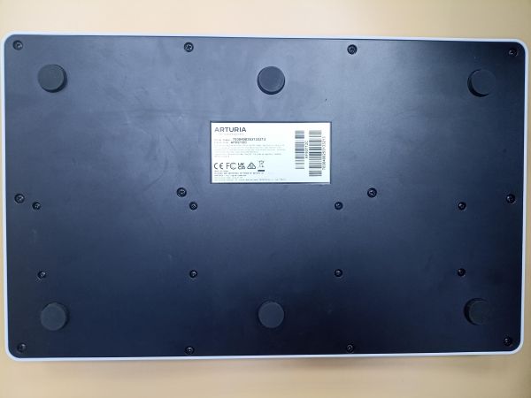 Купить Arturia MiniLab 3 в Чита за 5200 руб.