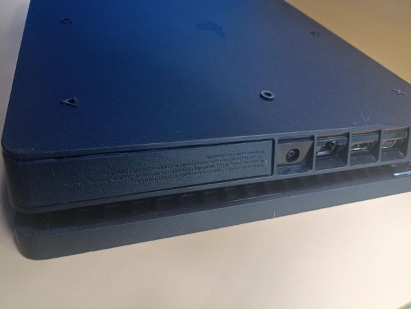 Купить Sony PlayStation 4 Slim 1TB (CUH-2208B) в Чита за 17400 руб.