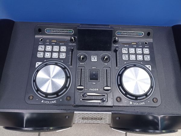 Купить DEXP V700 в Чита за 6100 руб.