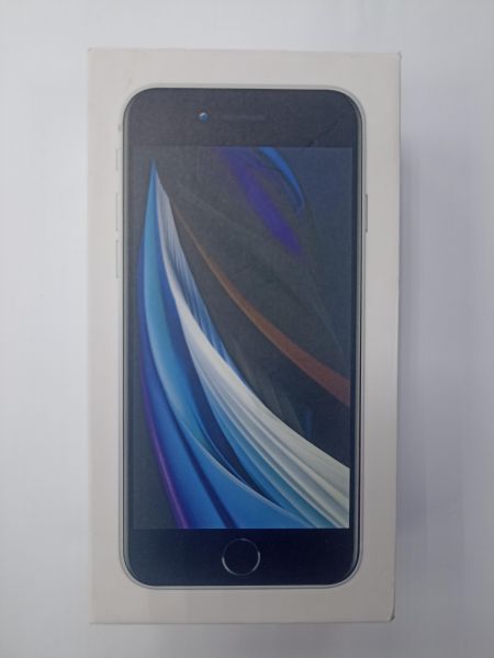 Купить Apple iPhone SE 2nd gen. 2020 64GB в Чита за 7100 руб.