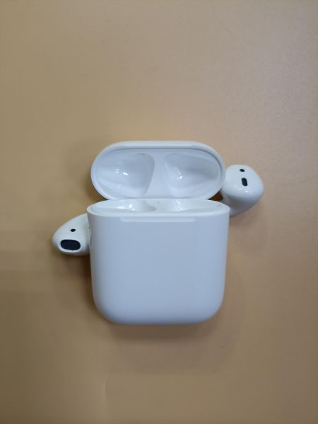 Купить Apple AirPods 2 (A2031, A2032, A1602) в Чита за 1500 руб.