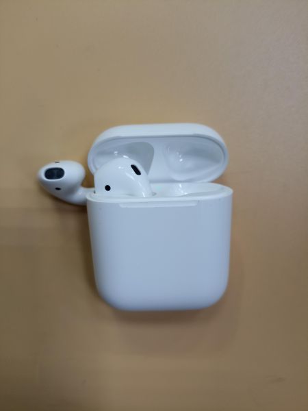 Купить Apple AirPods 2 (A2031, A2032, A1602) в Чита за 1500 руб.
