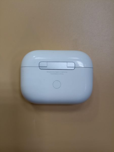 Купить Apple AirPods Pro (A2083, A2084) в Чита за 4200 руб.