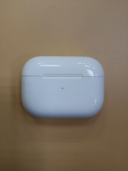 Купить Apple AirPods Pro (A2083, A2084) в Чита за 4200 руб.