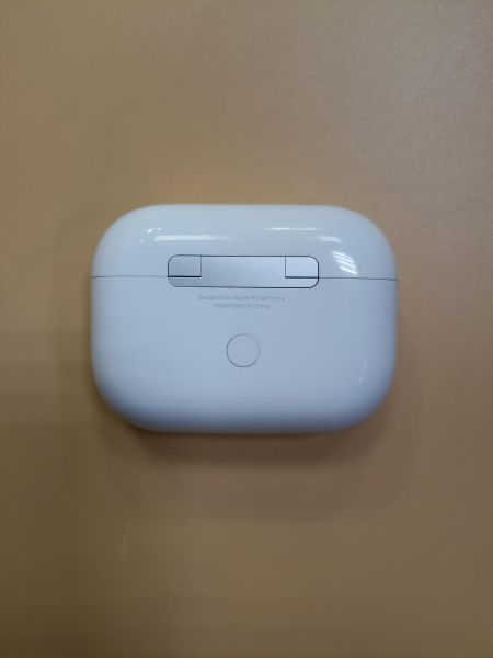 Купить Apple AirPods Pro (A2083, A2084) в Чита за 4200 руб.