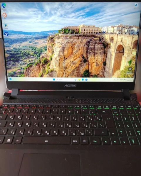 ноутбук GIGABYTE AORUS 5 в Чита