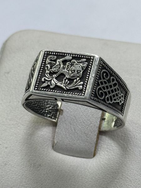 серебряное кольцо Кольцо серебро 925 3,92g, вес изделия 3.92g, размер 19 в Чита
