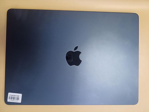 ноутбук Apple MacBook Air 13 2022 8/256GB (A2681) в Чита
