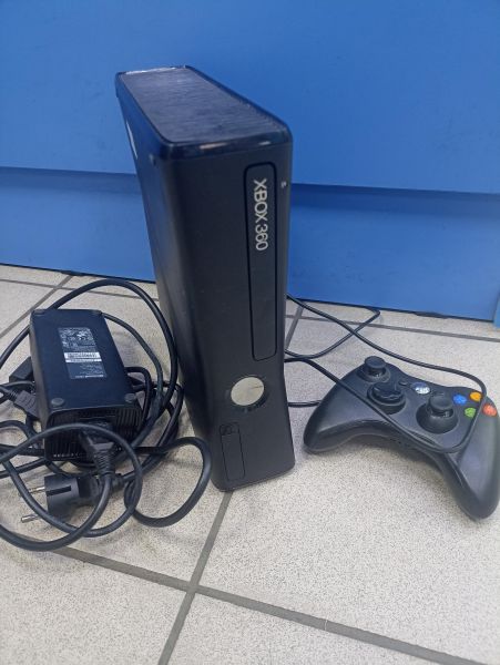 игровая приставка Microsoft Xbox 360 S 160GB (1439) в Чита