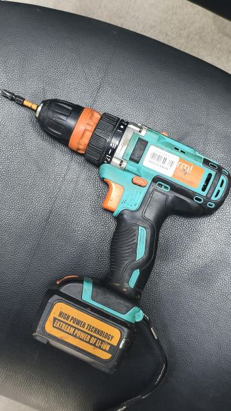шуруповёрт аккумуляторный Sturm! CD3220LT с СЗУ в Черемхово