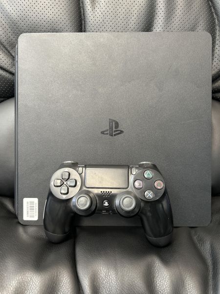 Купить Sony PlayStation 4 Slim 1TB (CUH-2208B) в Черемхово за 15200 руб.