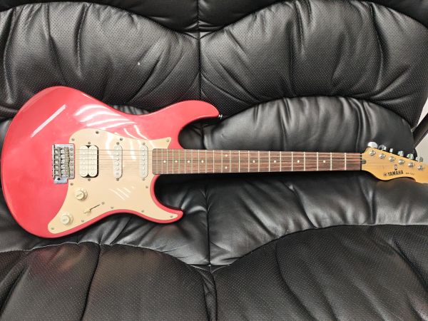 Купить Yamaha EG 112C в Черемхово за 14800 руб.