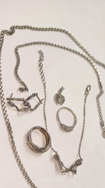 Купить Лом или горсть серебро 925 20,90g, вес изделия 24.56g в Черемхово за 1400 руб.