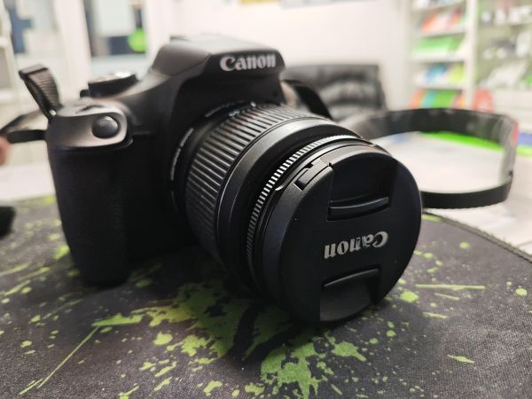 Купить Canon EOS 2000D (DS126741) kit с СЗУ в Черемхово за 20600 руб.