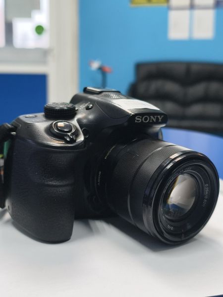 Купить Sony Alpha A3000 kit с СЗУ в Черемхово за 5600 руб.