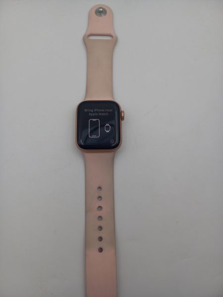 Купить Apple Watch SE 40mm (A2351) с СЗУ в Чита за 8499 руб.