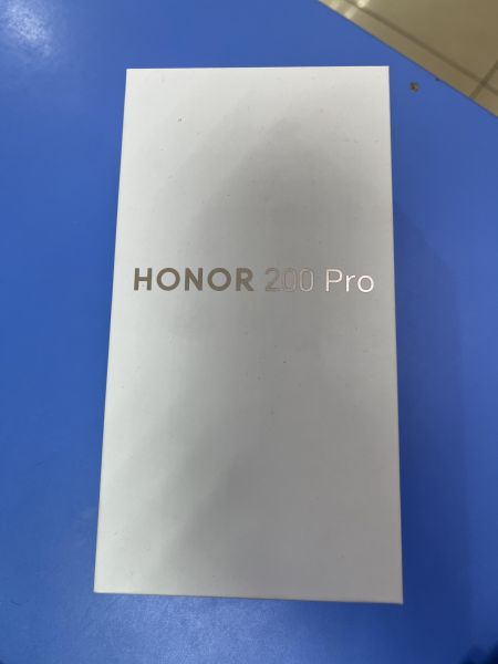 Купить Honor 200 Pro 12/512GB (ELP-NX9) Duos в Чита за 42099 руб.