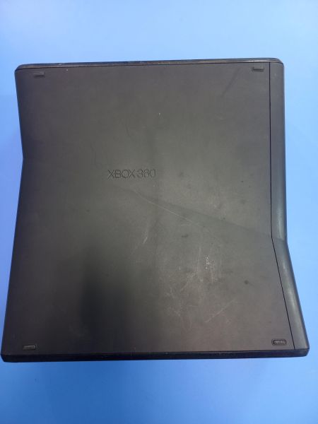 Купить Microsoft Xbox 360 S 250GB (1439) в Чита за 5850 руб.