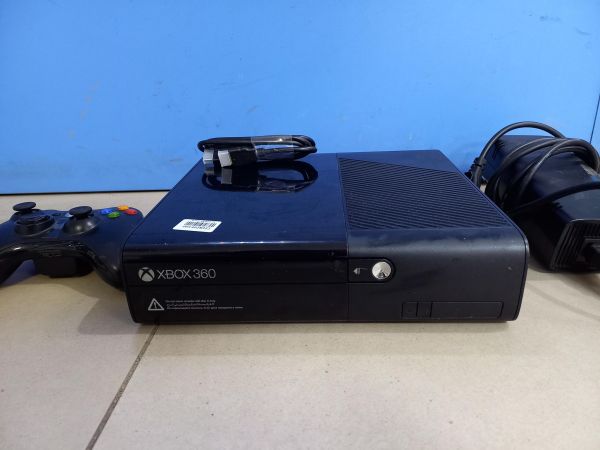 Купить Microsoft Xbox 360 E 500GB (1538) в Чита за 5400 руб.