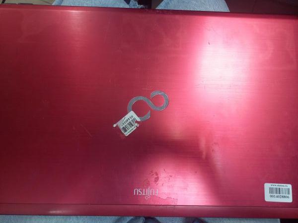 Купить Fujitsu LifeBook AH552/SL (i5 3210M/8GB/HDD 500 GB + SSD 128 GB) в Чита за 6400 руб.