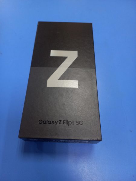 Купить Samsung Galaxy Z Flip 3 5G 8/256GB (F711B) в Чита за 19700 руб.