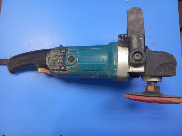 шлифмашина полировальная Makita 9237CB в Чита