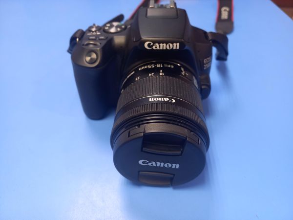 фотоаппарат Canon EOS 250D (DS126761) kit с СЗУ в Чита