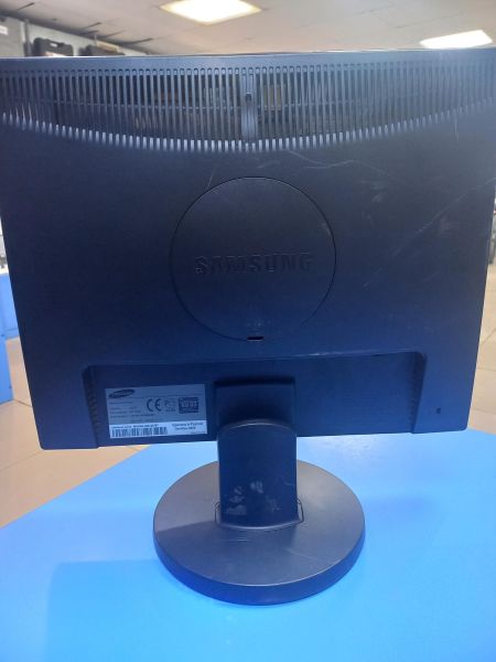 монитор Samsung SyncMaster 943N в Чита