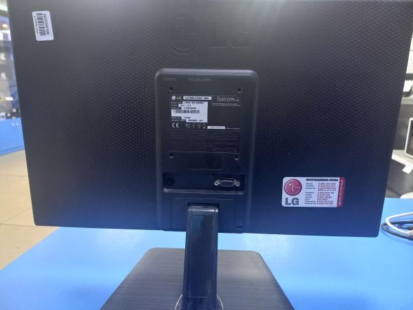 монитор LG Flatron E1942C в Чита