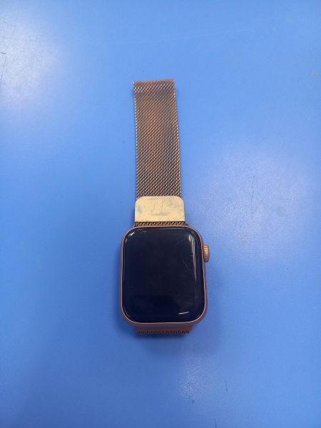умные часы и браслеты Apple Watch SE 40mm (A2351) с СЗУ в Чита