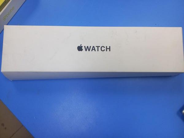умные часы и браслеты Apple Watch SE 40mm (A2351) с СЗУ в Чита