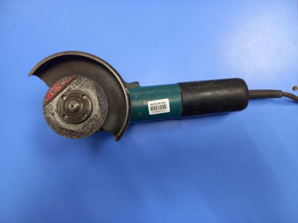 шлифмашина угловая сетевая Makita 9558HN в Чита