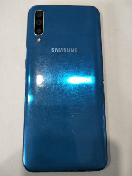 Купить Samsung Galaxy A50 2019 4/64GB (A505FN) Duos в Зима за 4799 руб.