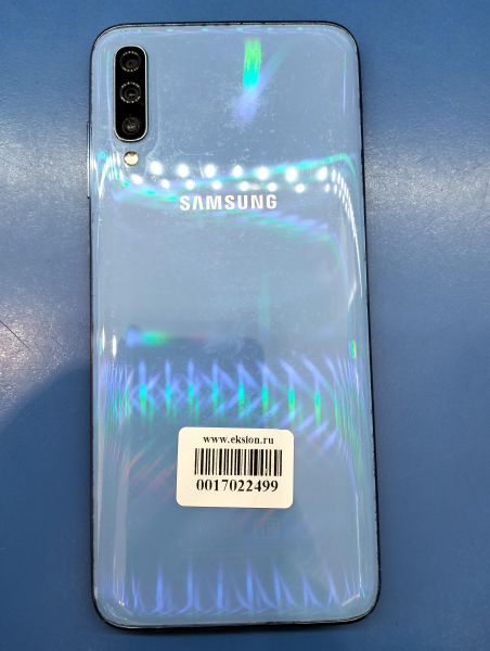 Купить Samsung Galaxy A70 2019 6/128GB (A705F/FN) Duos в Зима за 7299 руб.