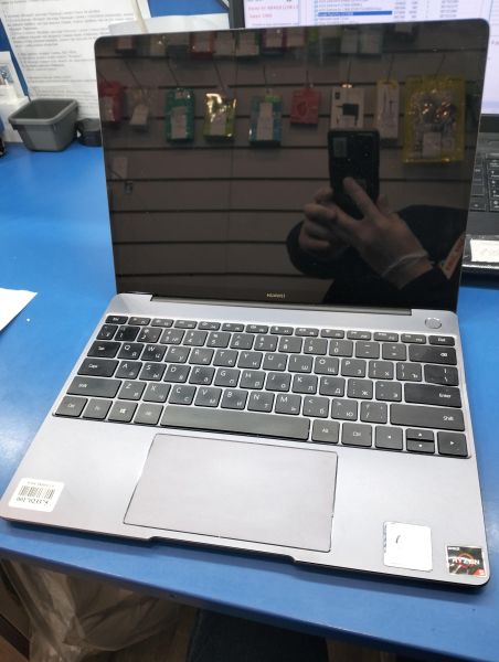 Купить Huawei MateBook 13 (HN-W19R) в Екатеринбург за 30099 руб.