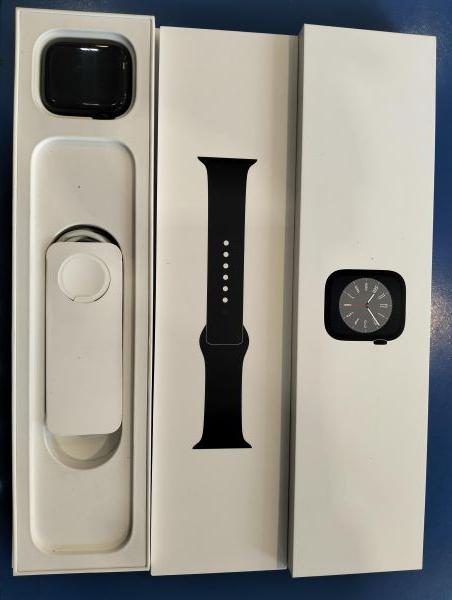 Купить Apple Watch Series 8 45mm (A2771) с СЗУ в Екатеринбург за 9600 руб.