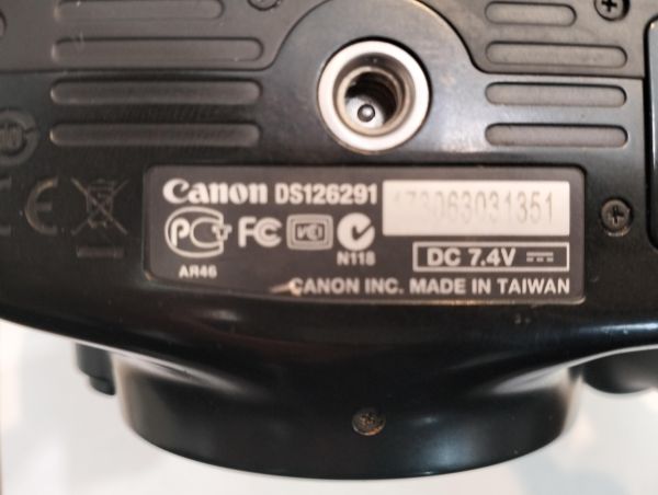 Купить Canon EOS 1100D (DS126291) body с СЗУ в Екатеринбург за 2900 руб.