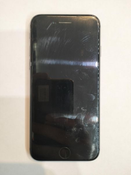 Купить Apple iPhone 8 64GB в Екатеринбург за 5400 руб.