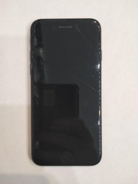 Купить Apple iPhone SE 2nd gen. 2020 64GB в Екатеринбург за 8050 руб.